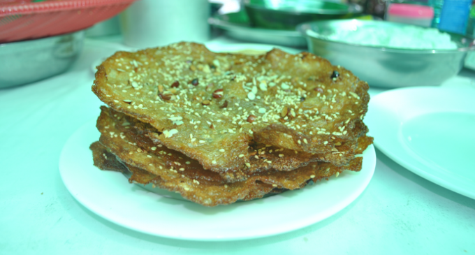 Myanmar Traditional Food (Monk Si Kyaw)