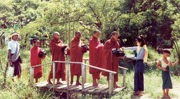 A DAY IN THE LIFE IN A MYANMAR MONASTERY