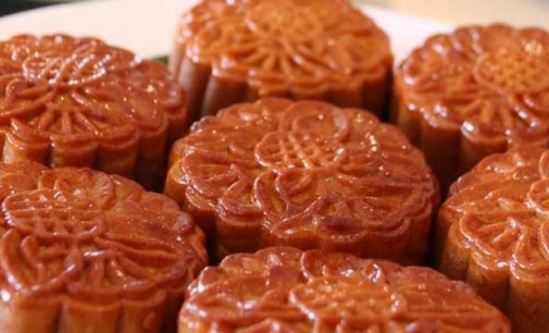 Sule Shangri-La Presents New Moon cake Flavors for Mid-Autumn Festival 2016