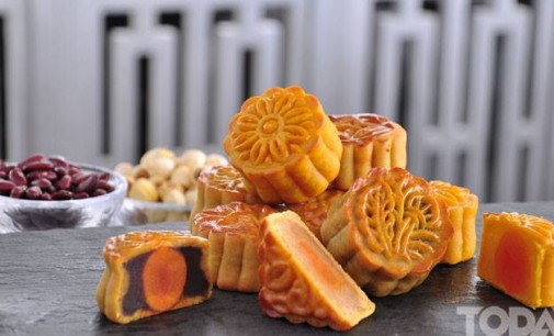 Chinese Mid-Autumn Festival with Chatrium Mooncake