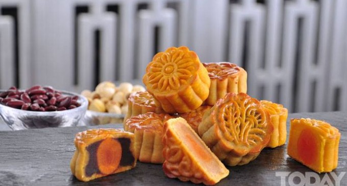 Chinese Mid-Autumn Festival with Chatrium Mooncake